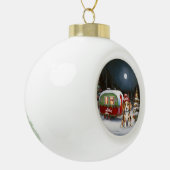 Winter Beagle Caravan Kerstavontuur Keramische Bal Ornament (Links)