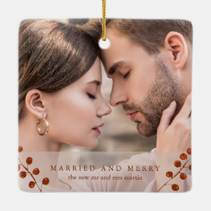 Winter Berries Terracotta Married and Merry Photo Keramisch Ornament