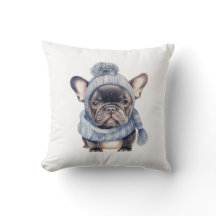 Winter Bulldog Baby in Blauwe Muts en Sjaal
