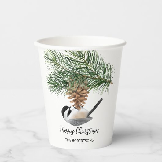 Winter Chickadee op Pinecone Merry Kerstmis Papieren Bekers (Voorkant)