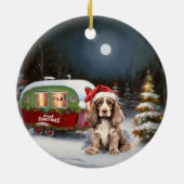 Winter Cocker Spaniel Caravaan Kerstmis Avontuur Keramisch Ornament (Achterkant)