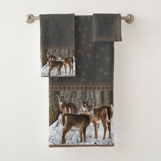 Winter Deer en Pine Cones Bad Handdoek (Insitu)
