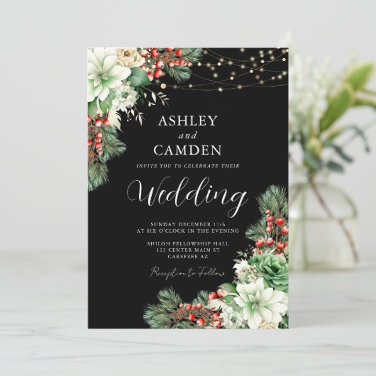 Winter Evergreen en bessen Zwart Bruiloft Kaart (Staand voorkant)