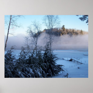 Winter Fog aan het rollen op het meer Poster