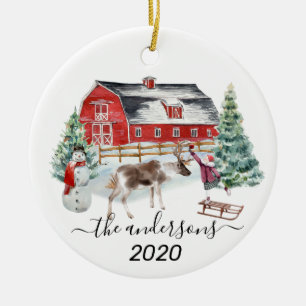 Winter Holiday Barn Reindeer Girl Handgeschreven n Keramisch Ornament