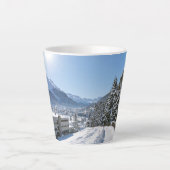 Winter in St. Moritz Latte Mok (Voorkant)