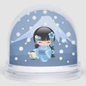 Winter Kokeshi Geisha Blue Girl Snow Globe Sneeuwbol (Voorkant)