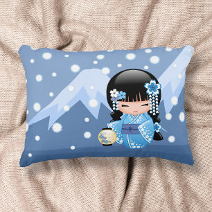Winter Kokeshi-pop - Blauwe Berg Geisha-meisje Decoratief Kussen