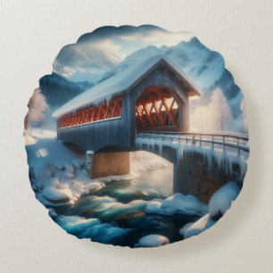 Winter, met sneeuw bedekte brug en rivier rond kussen