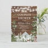 Winter paar douche rustieke houten string verlicht kaart (Staand voorkant)