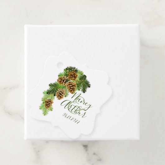 Winter Pine Tree & Pine Cones Weddenschap Bedankjes Labels (In situ)