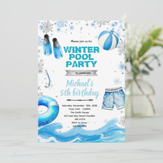 Winter pool party theme invitation (Debout devant)