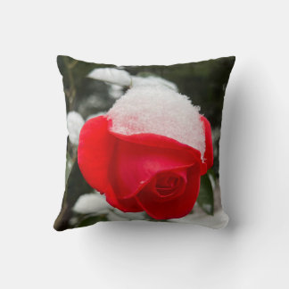 Winter Rose Throw Pillow  Kussen