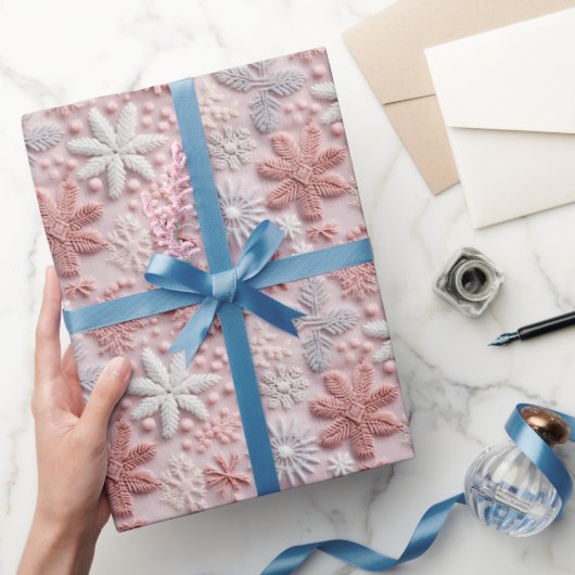 Winter roze zilveren sneeuwvlok cadeaupapier (Geschenken)