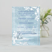 Winter Scene Alles In Blauw Met Sneeuw En Pijnbome Folie Uitnodiging (Staand Voorkant)