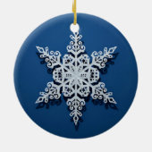 Winter Sky Snowflake — Classic White on Blue Keramisch Ornament (Achterkant)