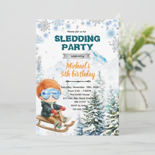 Winter Sledding party theme invitation (Debout devant)