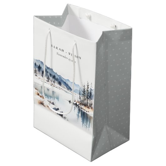 Winter Snow Mountain Lake Landschap Wedding Medium Cadeauzakje (Voorkant Gekanteld)