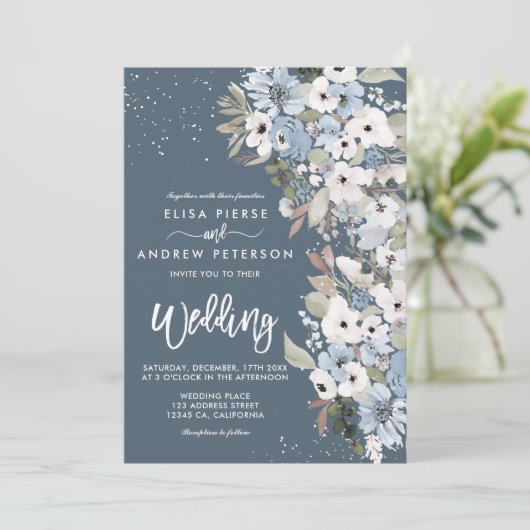 Winter stoffige blauwe bloemensneeuw bruiloft kaart (Staand voorkant)