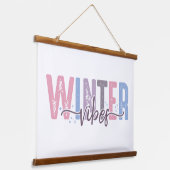 Winter Vibes - zachte pasteltypografie Hangend Wandkleed (Gebogen)