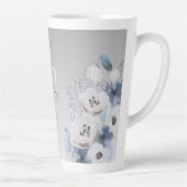 Winter Waterverf Bloemmonogram gepersonaliseerd Latte Mok (Rechts)
