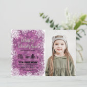 Winter Wonderland Anniversaire Invitations avec ph (Debout devant)