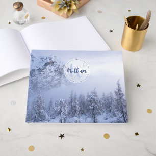 Winter wonderland nevel sparrenbos sneeuw monogram gastenboek