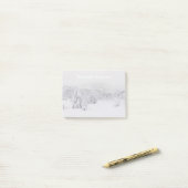Winter wonderland serene landschap met mist post-it® notes (Op bureau)