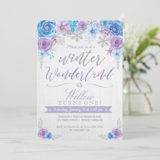 Winter Wonderland Snowflake Birthday Uitnodiging (Staand voorkant)