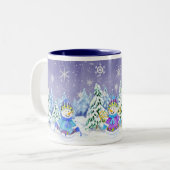 Winter Wonderland Snowman Pine Trees Coffee Cup Tweekleurige Koffiemok (Voorkant links)