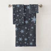 Winterblauw grijs Snowflakes kerstseizoen Bad Handdoek (Insitu)