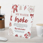 Winterkerst Mijn Water Broke Baby shower Game Reclamebord Met Voetstuk (Insitu)