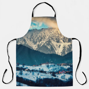 Winterlandschap in het Karpatische gebergte. Bran, Schort