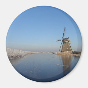 Winterlandschap met windmolen en ijs magneet
