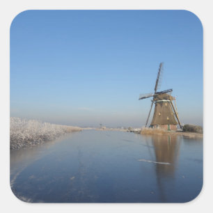 Winterlandschap met windmolen en ijs vierkante sticker