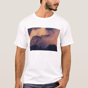 Winternevel in dal bij zonsondergang vanuit Morton T-shirt