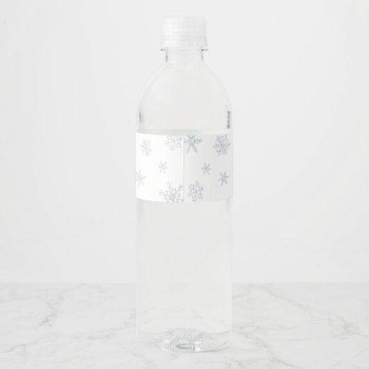 Wintersneeuw in Love Snowflake Bruidsmeisjesfeest Waterfles Etiket (Achterkant)