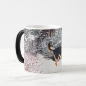 Wintersneeuwscène met schattige zwarte en geelbrui magische mok (Voorkant links)