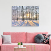Winterzon in besneeuwd bos canvas afdruk (Insitu (Woonkamer))