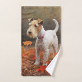 Wirefox Terrier en automne Leaves automne Inspire (Serviette à main)
