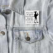 Wise Fool Vierkante Button 5,1 Cm (In situ)