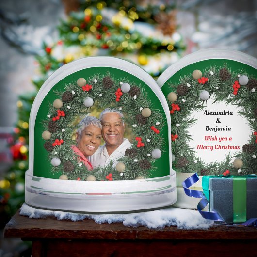 Wish You A Merry Christmas Wreath Couple Photo    Sneeuwbol
