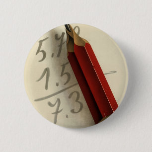 Wiskundige vergelijking met rode potlood, vintage ronde button 5,7 cm