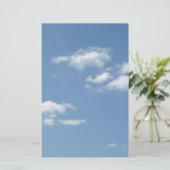 Wispy Clouds Powder Blue Sky Briefpapier (Staand voorkant)