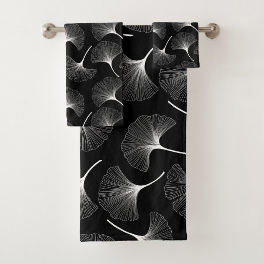 Wit abstract blad patroon op zwarte achtergrond bad handdoek (Insitu)