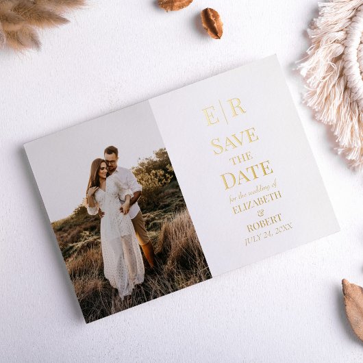 Wit en Goud Monogram Foto Save the Date Kaart
