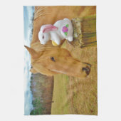 Wit konijn en blond geel paard theedoek (Verticaal)