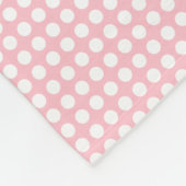Wit op Roze Kleine Grootte Horizontale Polka Dots Fleece Deken (Hoek)