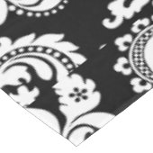 Wit op zwart bloemdamast tafelkleed (Gekanteld)