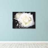 Wit Rose Canvas Afdruk (Insitu (Houten vloer))